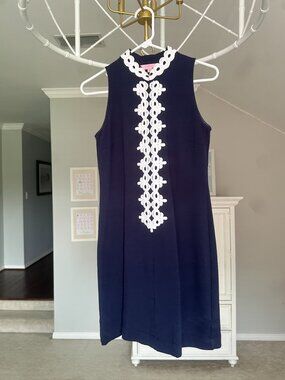 Lilly Pulitzer Navy Callista Shift Dress White Lace Detail XS Classic Preppy